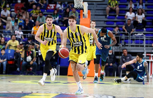 Η Φενέρμπαχτσε 92-63 την Τουρκ Τέλεκομ