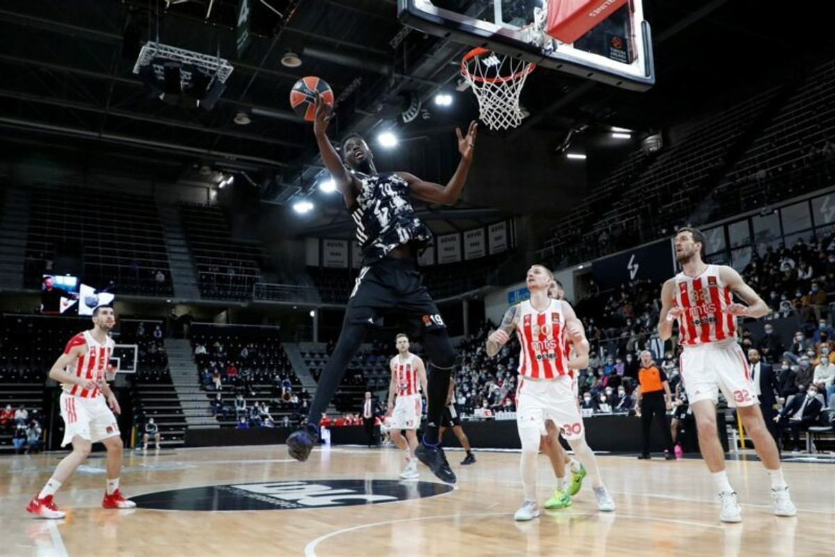 Βιλερμπάν-Ερυθρός Αστέρας 69-67: Ελπίζει για οκτάδα (vid)