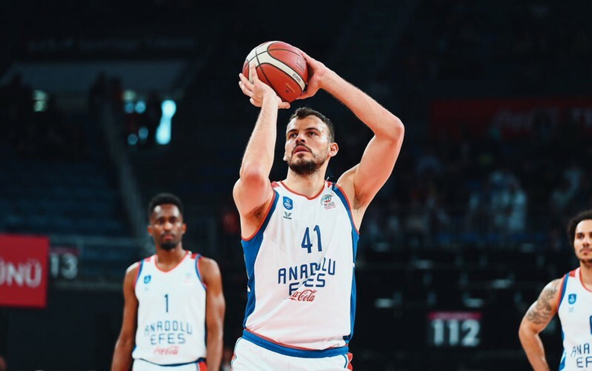 BSL: Ανασυντάσσεται η Εφές, 102-87 την Τουρκ Τέλεκομ