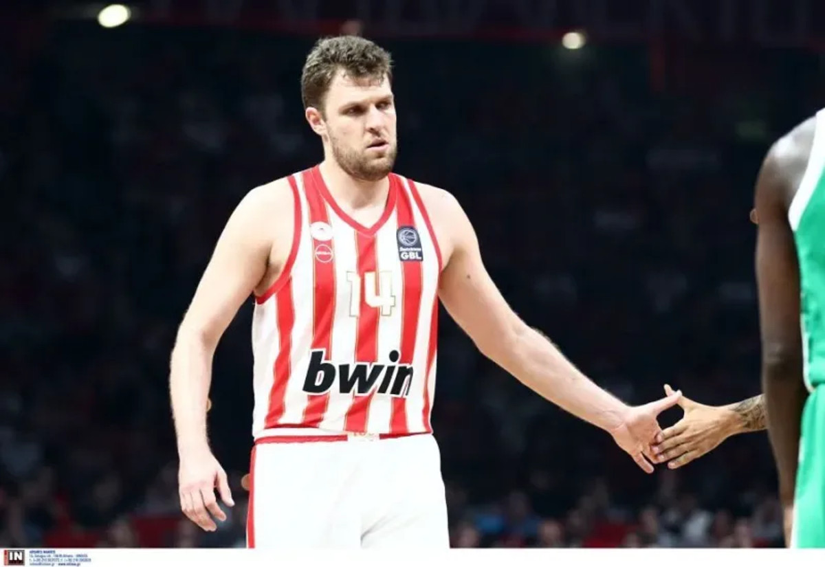Ολυμπιακός: Ο Σάσα Βεζένκοφ MVP των τελικών
