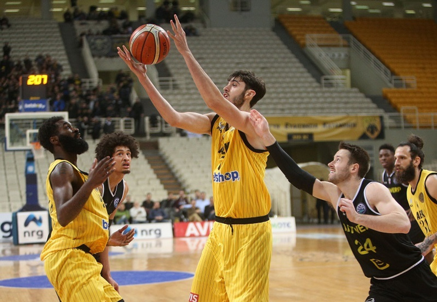 AEK: Με Τσαλμπούρη η προπόνηση για Ολυμπιακό