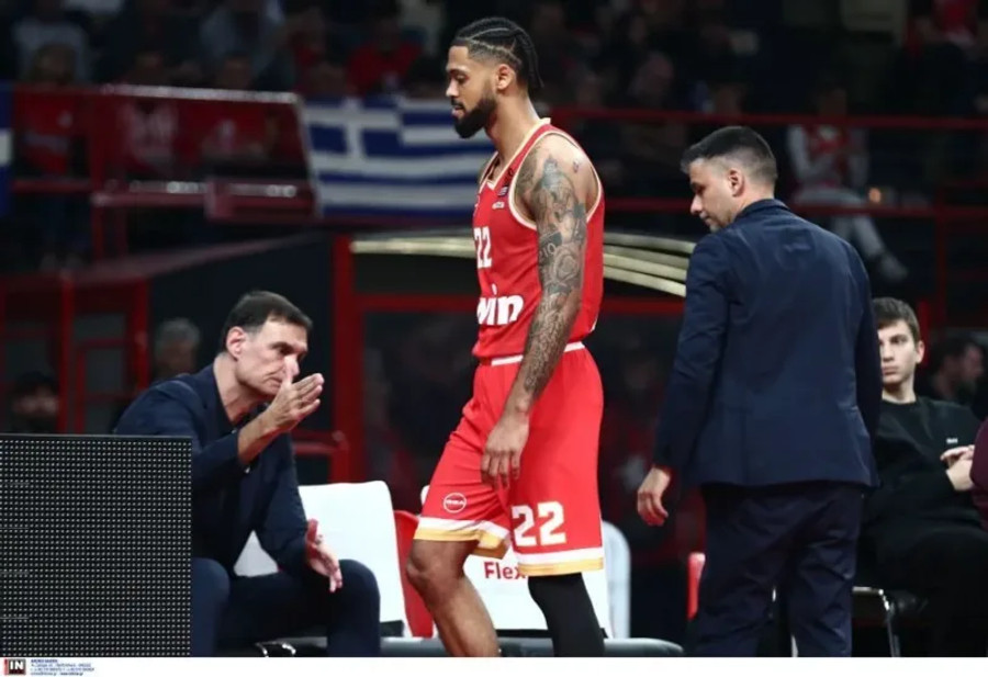 Ο Ντόρσεϊ δεν έδωσε το χέρι του στον Μπαρτζώκα - Τι είπε ο κόουτς του Ολυμπιακού