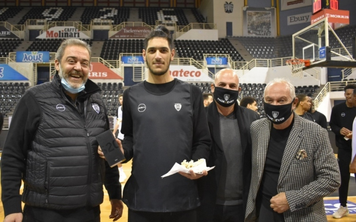 ΠΑΟΚ: Έκοψε τη βασιλόπιτα