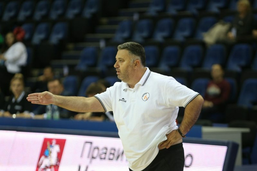 Γιατράς: "Οφείλουμε να είμαστε σοβαροί" - Ρόμπινσον: "Θέλει συγκέντρωση"