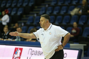 Γιατράς: &quot;Οφείλουμε να είμαστε σοβαροί&quot; - Ρόμπινσον: &quot;Θέλει συγκέντρωση&quot;