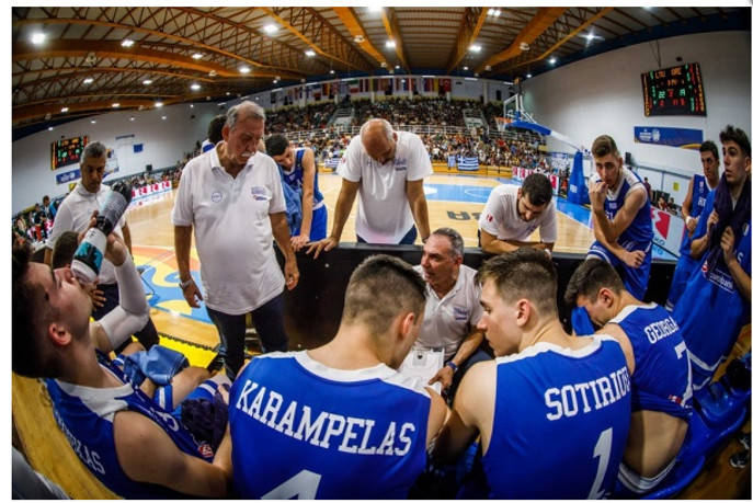 Ρογκαβόπουλος: "Δεν φοβήθηκα σε κανένα σημείο του αγώνα, πάμε για μετάλλιο"