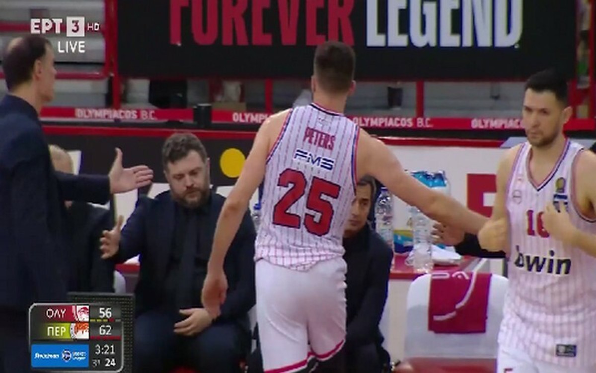 Πίτερς: Δεν έδωσε το χέρι του στον Μπαρτζώκα (vid)