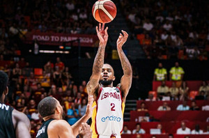 Με Μπράουν στο Παρίσι η Ισπανία, 86-78 τις Μπαχάμες