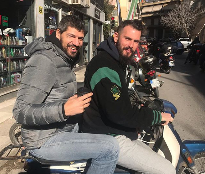 Βόλτα στην Καισαριανή με παπάκι για Φώτση και Λάζαρο Παπαδόπουλο!
