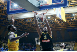 Τα video από τη νίκη της ΑΕΚ στο Περιστέρι με 84-80