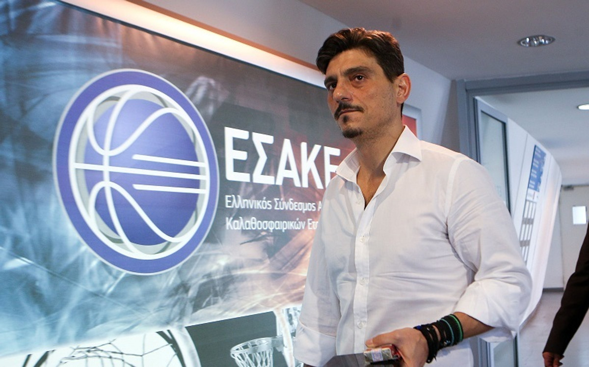 Γιαννακόπουλος: &#039;&#039;Οι κότες το έσκασαν ξανά!&#039;&#039;