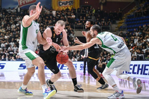 Το τρομερό κάρφωμα του Άλεν Σμάιλαγκιτς στην κορυφή του Top-10 στο EuroCup (vid)