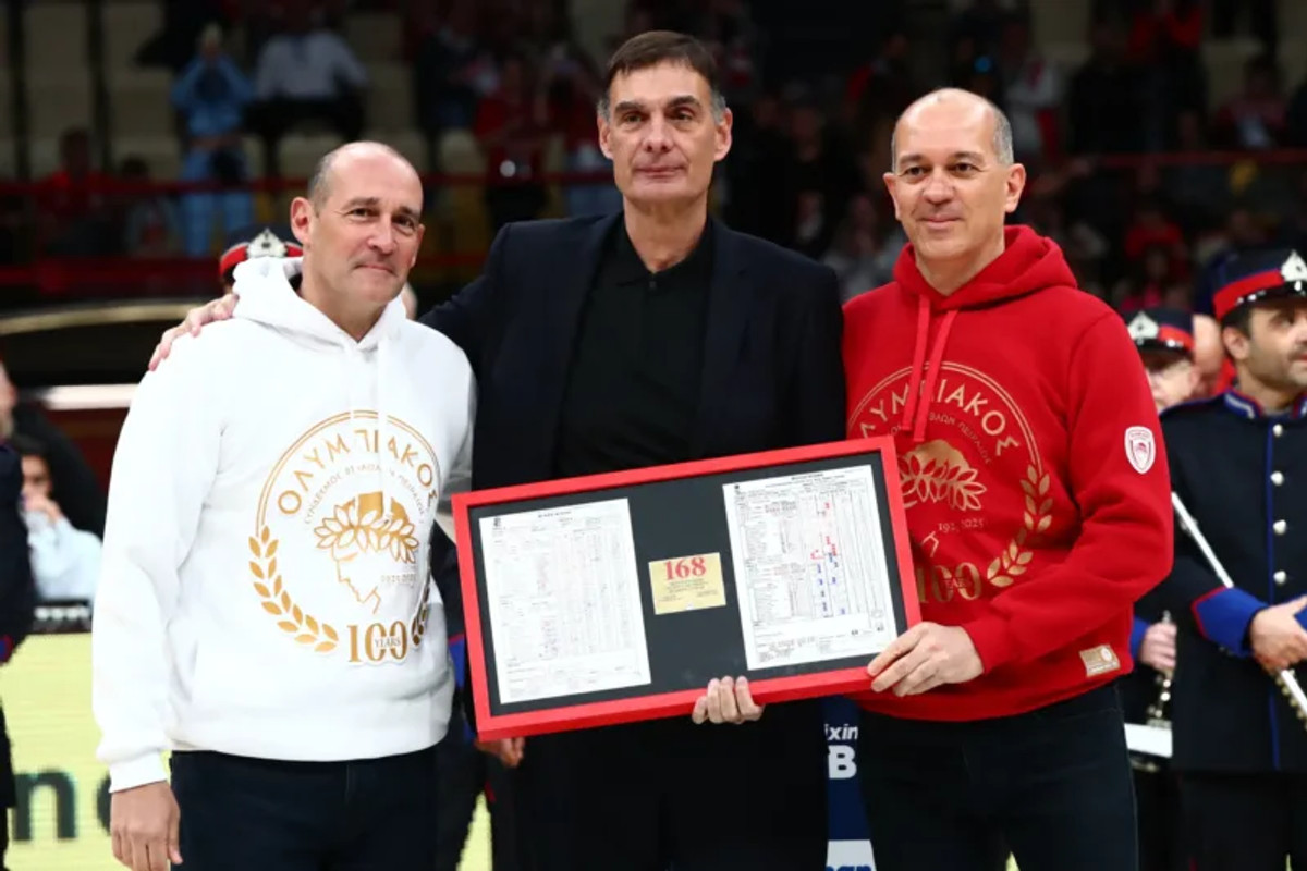 Οι αδερφοί Αγγελόπουλοι βράβευσαν τον πολυνίκη Μπαρτζώκα - Οι δηλώσεις (vids)