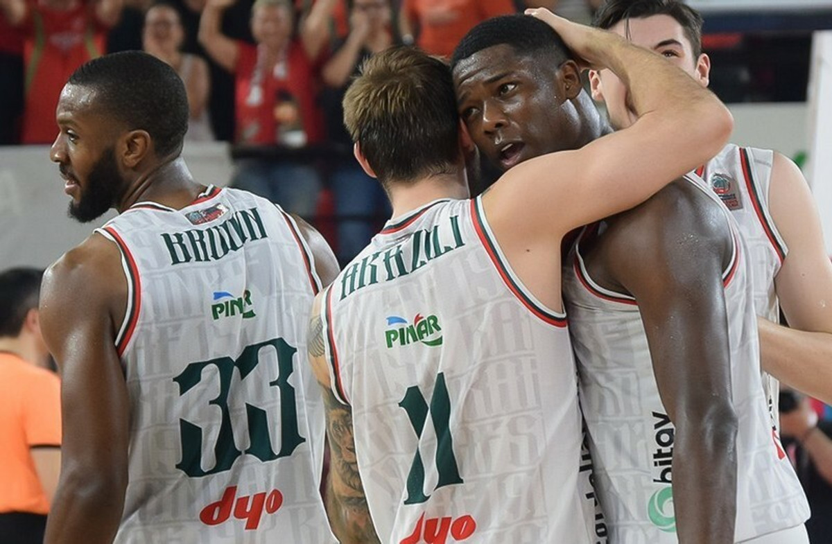 BSL: Δεν αστειεύεται η Καρσίγιακα, 86-81 την Τουρκ Τέλεκομ και 2-1 (vids)