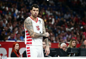 Ολυμπιακός-Μπαρτσελόνα 74-84: Standing ovation για τον θρύλο-Πρίντεζη! (pics)