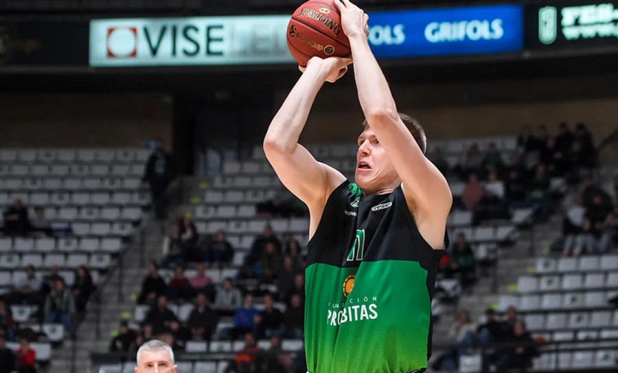EuroCup: To buzzer beater του Έλενσον και ο "ιπτάμενος" Χόλι ξεχωρίζουν στο Top-10 (video)