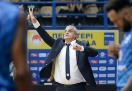 Πεδουλάκης: “Η ομάδα περπατάει την εμπειρία της”