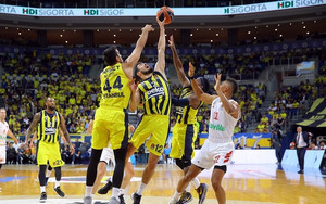 Ξέσπασε στο τέλος και νίκησε η Φενέρ, 90-82 την Μπάγερν (vid)