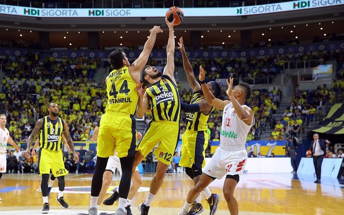 Ξέσπασε στο τέλος και νίκησε η Φενέρ, 90-82 την Μπάγερν (vid)