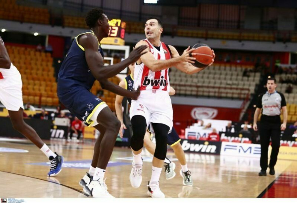LIVE STREAMING: Λαύριο-Ολυμπιακός στις 19:15