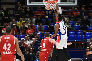 &quot;Πάρτι&quot; στην Ιταλία η Εφές, 81-50 τη Μιλάνο (vid)