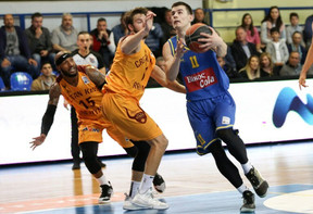 Για δεύτερη σεζόν δανεικός από την ΑΕΚ στο Περιστέρι ο Γιάννης Αγραβάνης