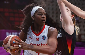 EuroBasket Γυναικών: &quot;Τελικός&quot; Λιθουανία-Τουρκία για τα ΠΠΚ