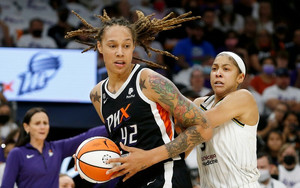 Μπρίτνεϊ Γκράινερ: Επιστρέφει στο WNBA με τους Φίνιξ Μέρκιουρι