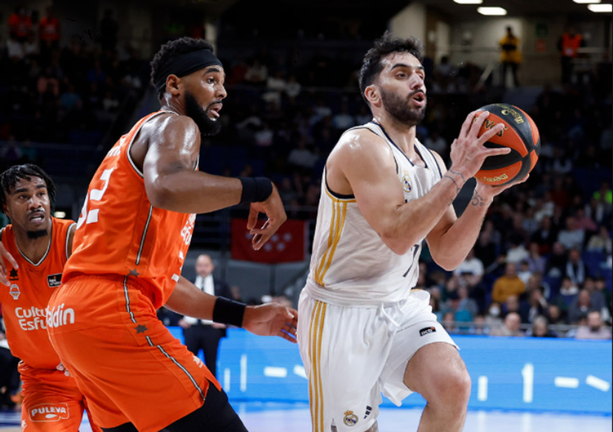 Έκλεισε με ιδανικό τρόπο το 2023 η Ρεάλ, 83-74 τη Βαλένθια (vid)