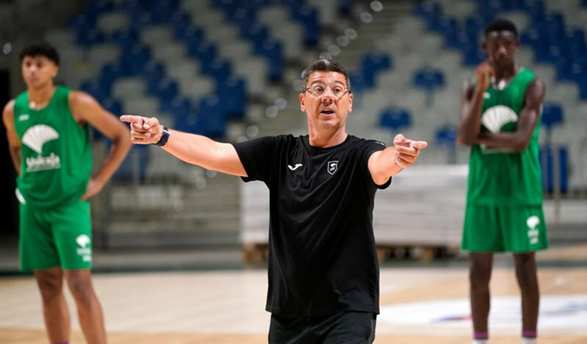 Μάλαγα: &quot;Πρώτη&quot; για την ομάδα του Φώτη Κατσικάρη