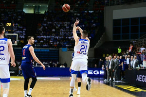 Ελλάδα-Σερβία: Το buzzer του Μωραΐτη από το... σπίτι του! (vid)