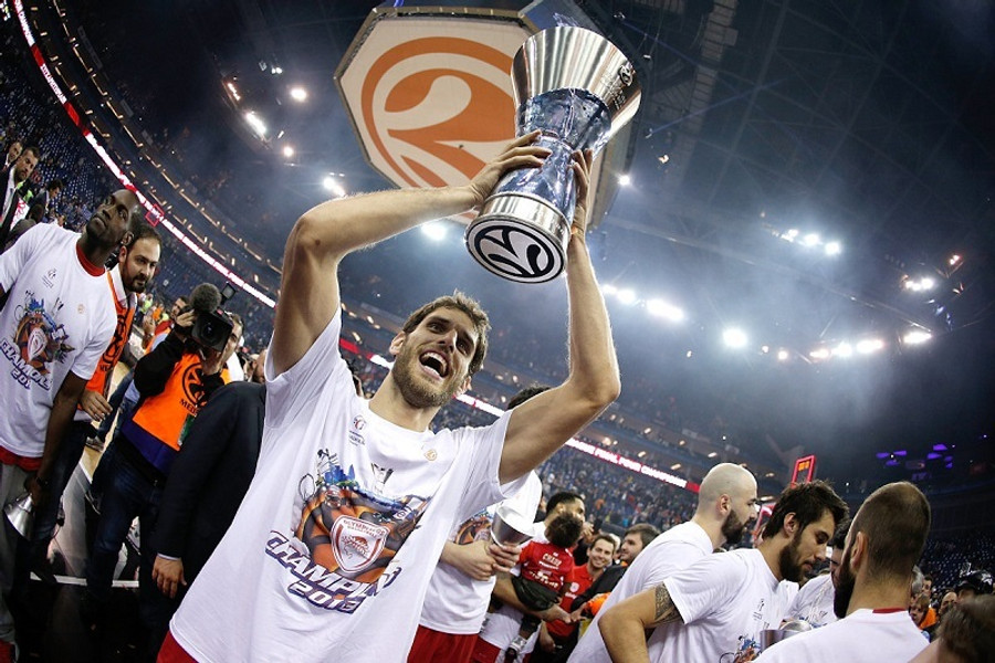 Περπέρογλου: Τα συγχαρητήρια της Euroleague για την καριέρα του (video)