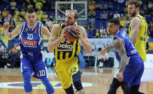 Καθάρισε στο τέλος η Φενέρμπαχτσε, 76-67 την Μπούντουτσνοστ (video)