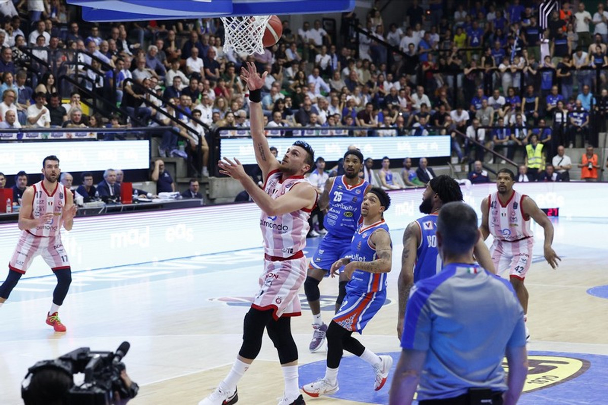 Lega Basket: Γύρισε από το -17 η Μιλάνο χωρίς Μεσίνα, πάτησε γκάζι στο τέλος η Βίρτους (vids)