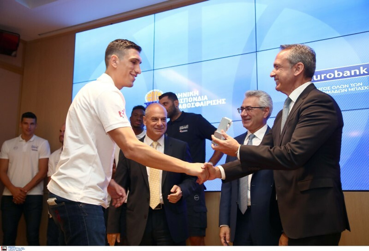 Λαρεντζάκης στο AllStar Basket.gr: &#039;&#039;Πολύ καλό το κλίμα στην Εθνική, ευχαριστώ την ΑΕΚ, θα ήθελα να κάνω κάτι στην Κύθνο&#039;&#039;