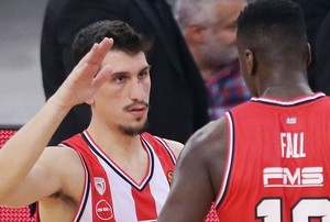 Ολυμπιακός: Δεν πήγαν Ρόδο οι Φαλ, Γουόκαπ και Λαρεντζάκης