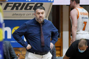 Γιατράς: Η νίκη μας ήταν 100% δίκαιη - Σερέλης: Ένα &quot;μη σφύριγμα&quot; έκρινε την αναμέτρηση (vids)