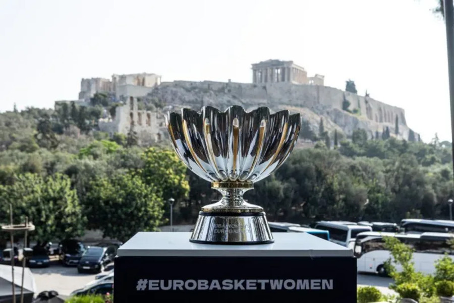 Ευρωμπάσκετ Γυναικών: Το τρόπαιο βρίσκεται ήδη στην Αθήνα (pics)