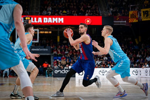 Liga Endesa: &quot;Κατοστάρα&quot; η Μπαρτσελόνα, νίκη η Μπασκόνια, συντριβή η Βαλένθια (vids)
