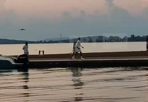 Γάμος Γιάννη-Μαράια: Με πυροτεχνήματα και White Party ξεκίνησε το τριήμερο (vids)