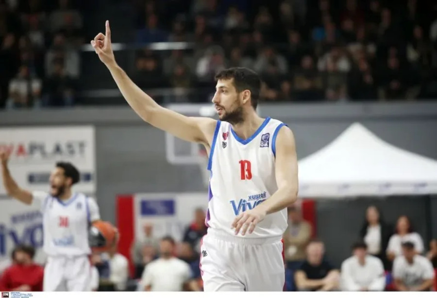 Σαλούστρος: "Tο τι χτίζεις σαν άνθρωπος μετράει περισσότερο από κάθε τίτλο"