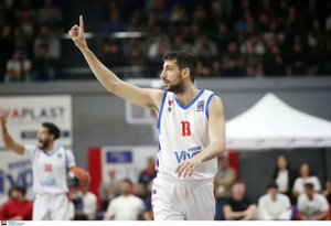 Σαλούστρος: &quot;Tο τι χτίζεις σαν άνθρωπος μετράει περισσότερο από κάθε τίτλο&quot;