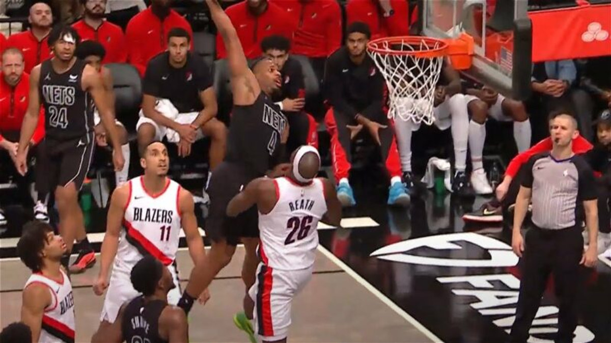 Νετς-Μπλέιζερς 127-134 (παρ.): Το τρομερό poster dunk του Ντένις Σμιθ Τζούνιορ (vid)