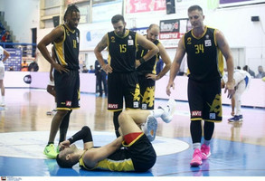 Ιωνικός-ΑΕΚ: Τραυματίστηκε κι αποχώρησε ο Στέφαν Γέλοβατς (video)