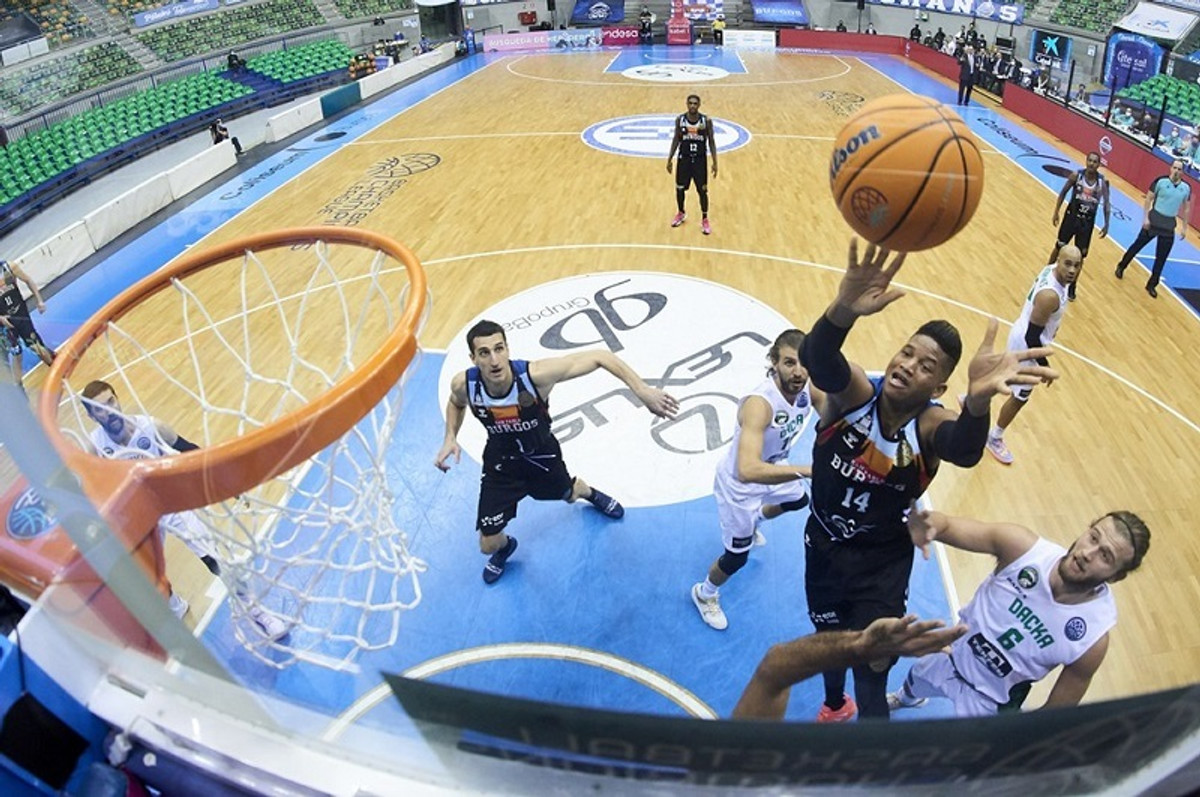 BCL: Επίδειξη ισχύος της Μπούργκος 100-70 την Νταρουσάφακα