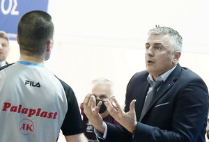 Ιωνικός-Απόλλωνας Πάτρας: Αποβλήθηκε επειδή έπιασε την μπάλα ο Βετούλας! (vid)