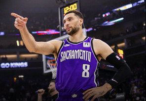 Οι Κινγκς διέλυσαν 130-88 τους Χόρνετς με 42 πόντους του ΛαΒίν (vids)