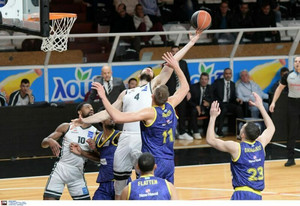 Live Streaming: Απόλλωνας Πάτρας-Λαύριο 71-60 (τελικό)