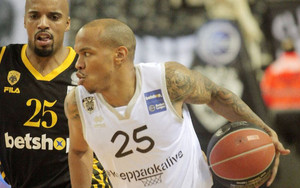 Με Χάτσερ (για ακόμα μία φορά) ο ΠΑΟΚ, 88-79 την ΑΕΚ στη Θεσσαλονίκη