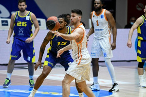 Για την πρόκριση στους τελικούς ο Προμηθέας, για το 2-2 το Λαύριο